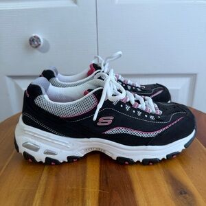 Skechers D’lites life saver sneakers size 7.5